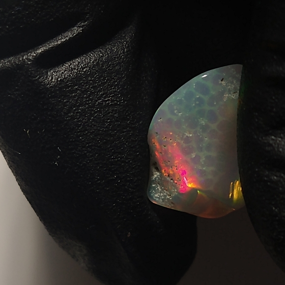 Very Bright Full Spectrum Opal With Honeycomb and Digit Patterns - Picture 13 of 16